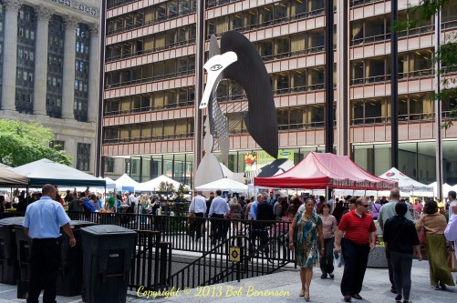 Chicago's Daley Plaza farmers market with Picasso sculpture